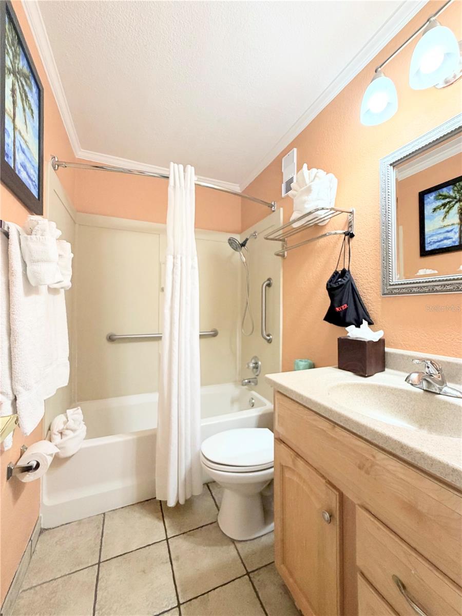 SAILPORT RESORT CONDO ON - Residential