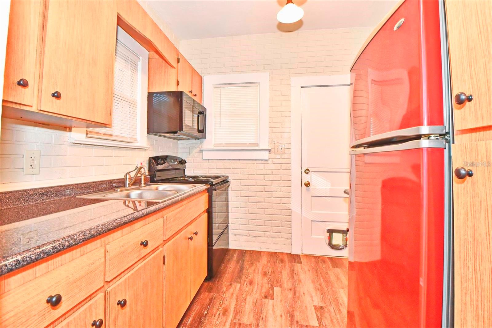 STETSON PLAZA - Residential Lease