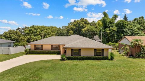 A home in LAKELAND