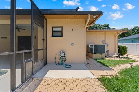 A home in LAKELAND