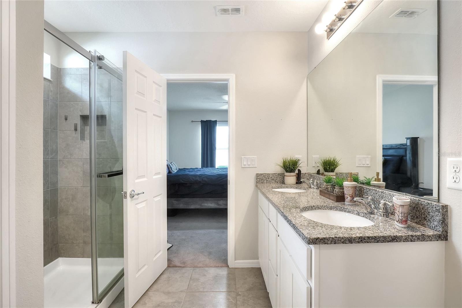 FOREST LAKE PH 1 - Residential Lease