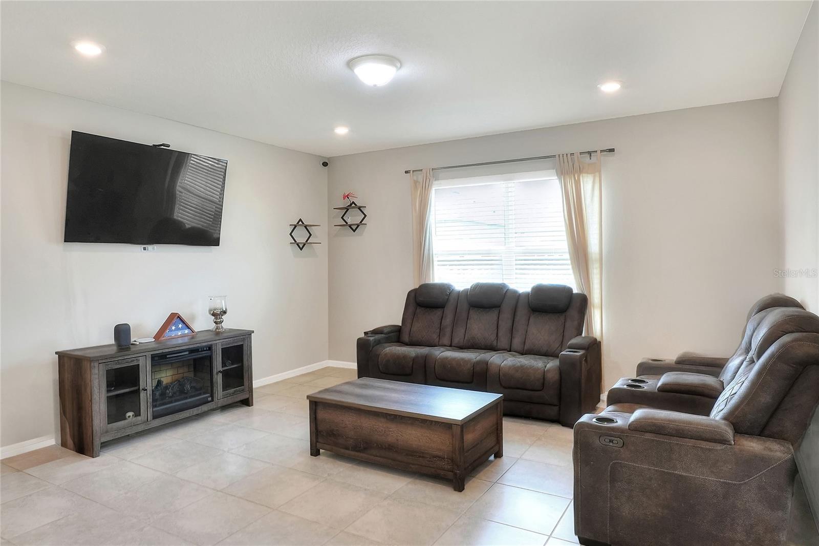 FOREST LAKE PH 1 - Residential Lease