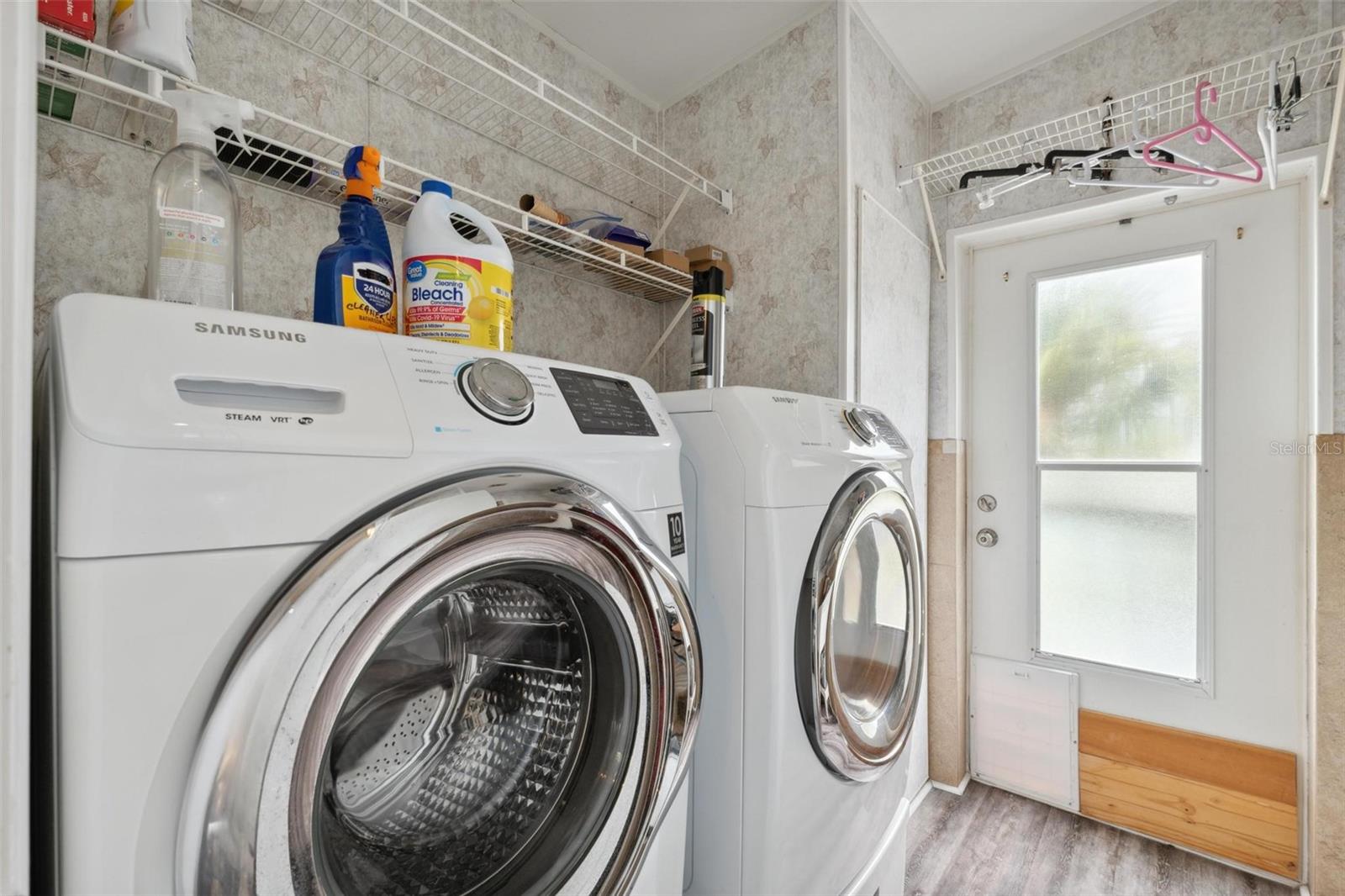 SIGNAL COVE - Residential