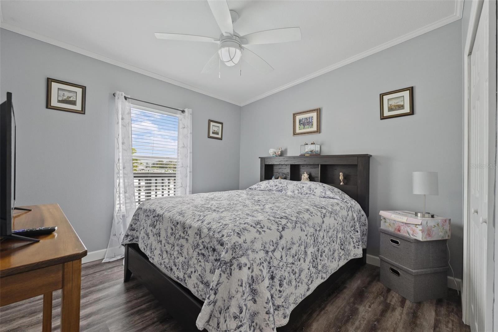 SIGNAL COVE - Residential