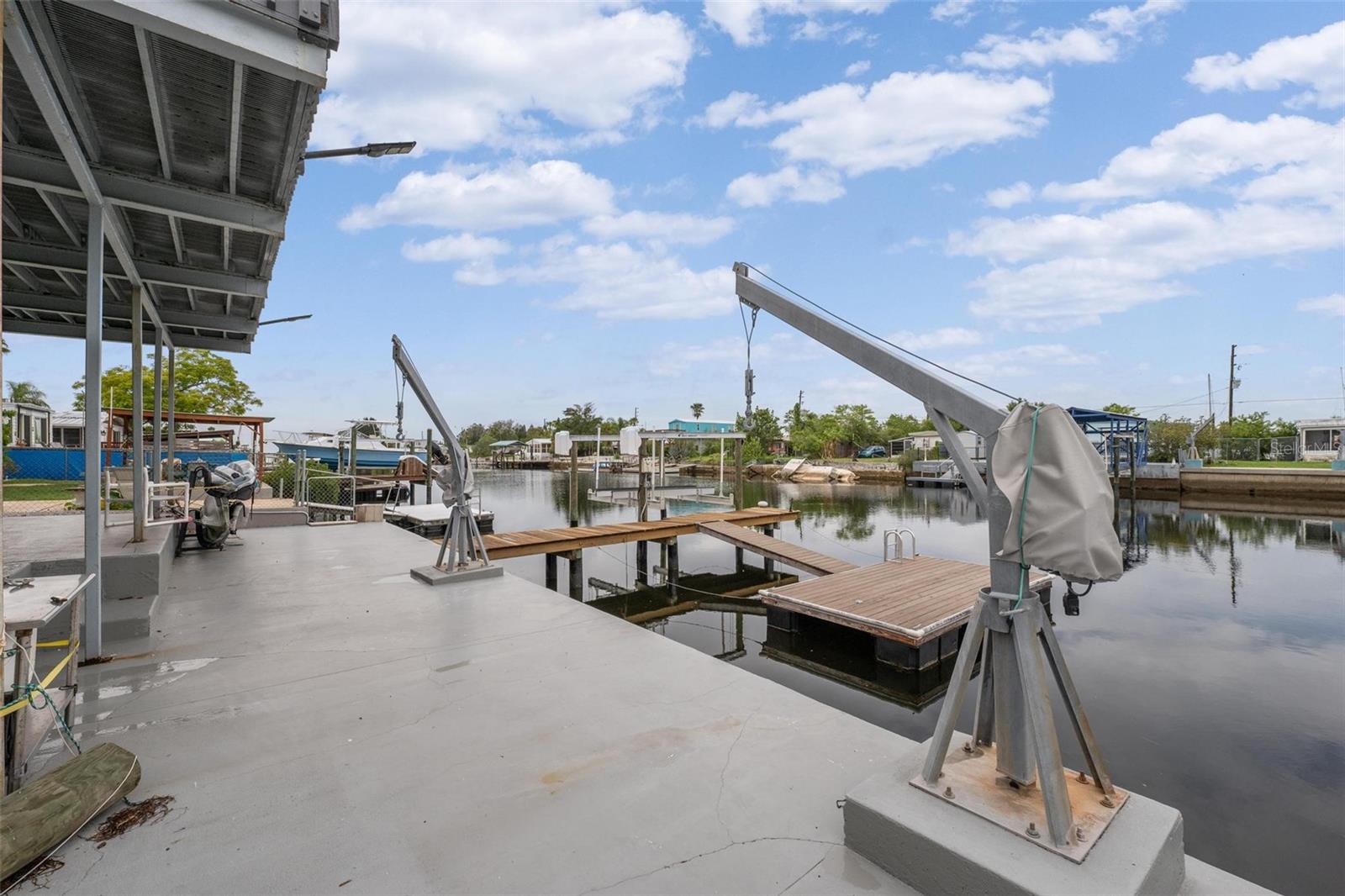 SIGNAL COVE - Residential