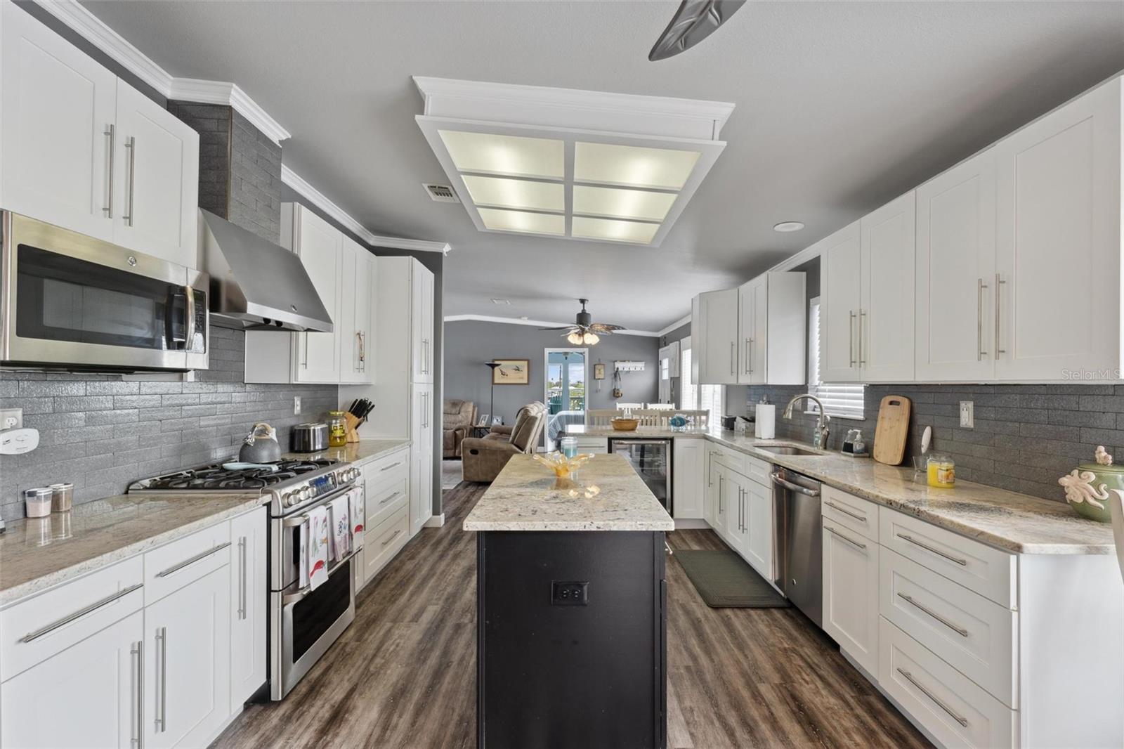 SIGNAL COVE - Residential