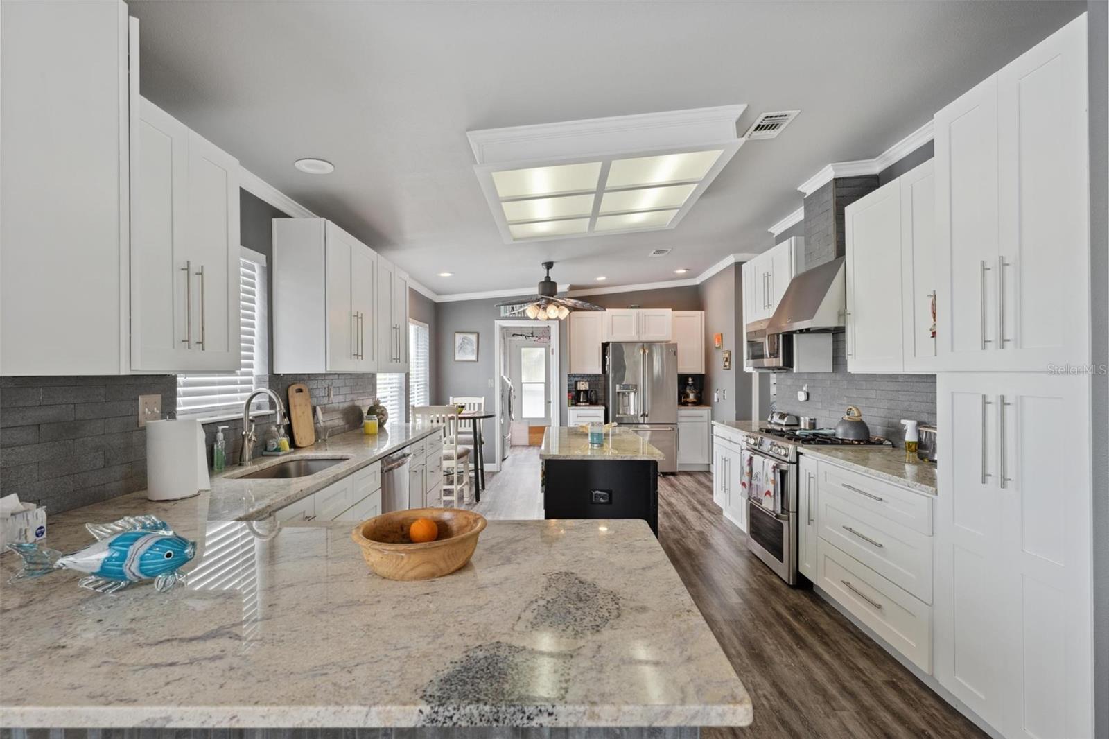 SIGNAL COVE - Residential