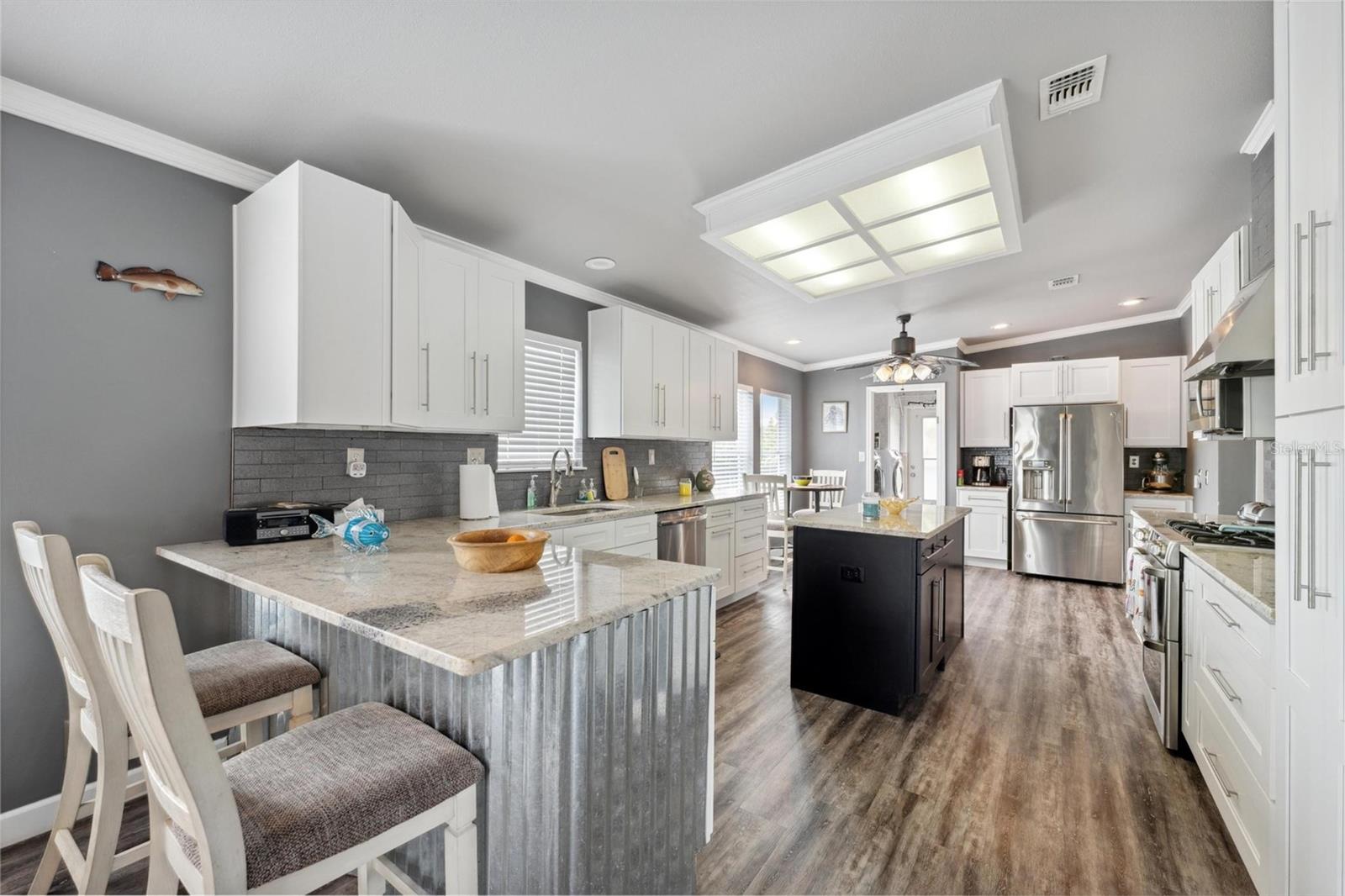 SIGNAL COVE - Residential