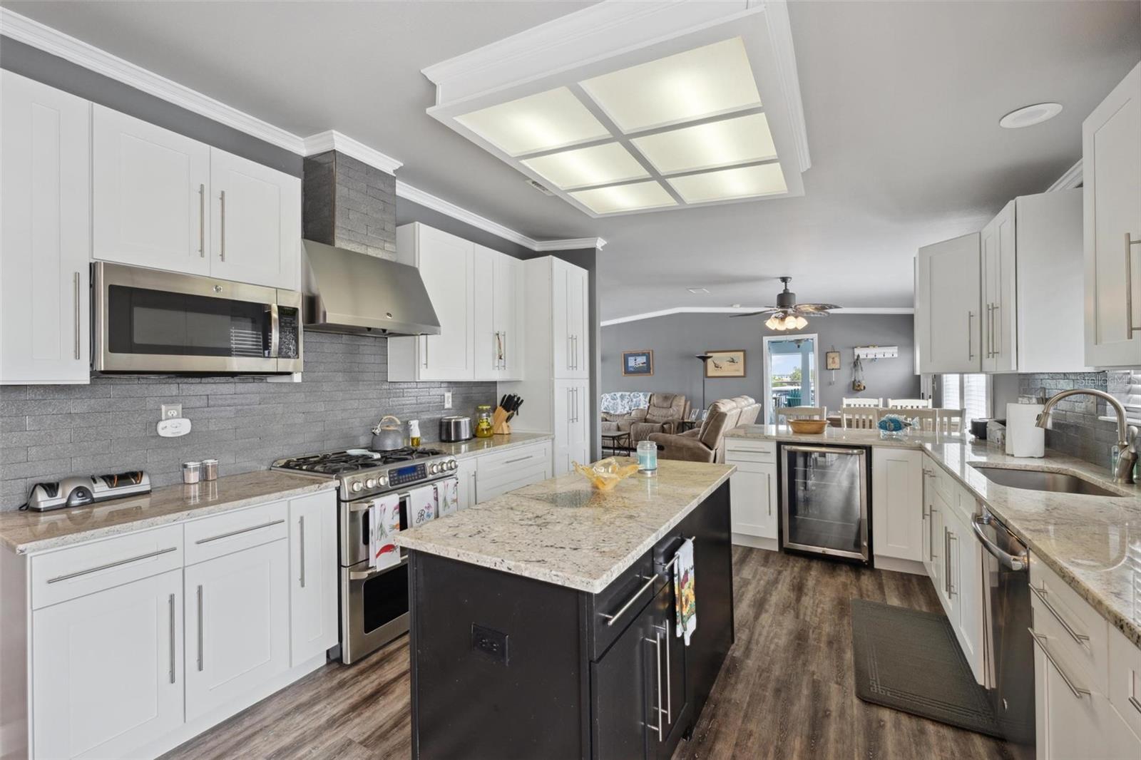 SIGNAL COVE - Residential