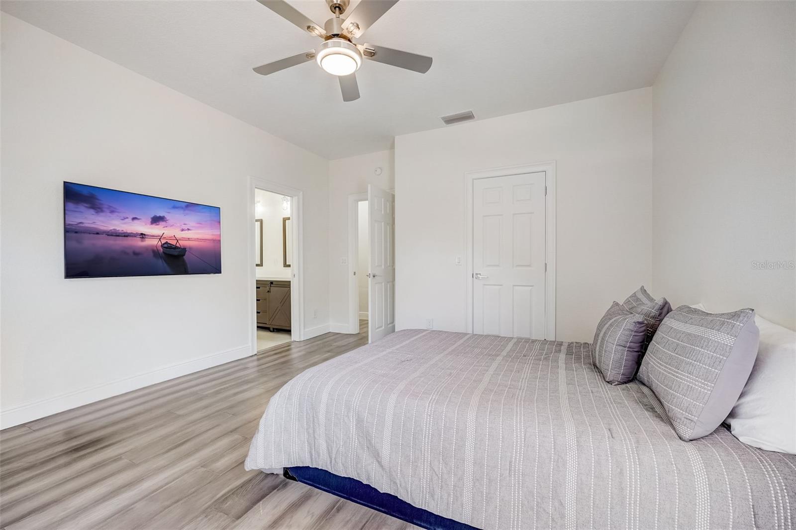 KEENES POINTE - Residential