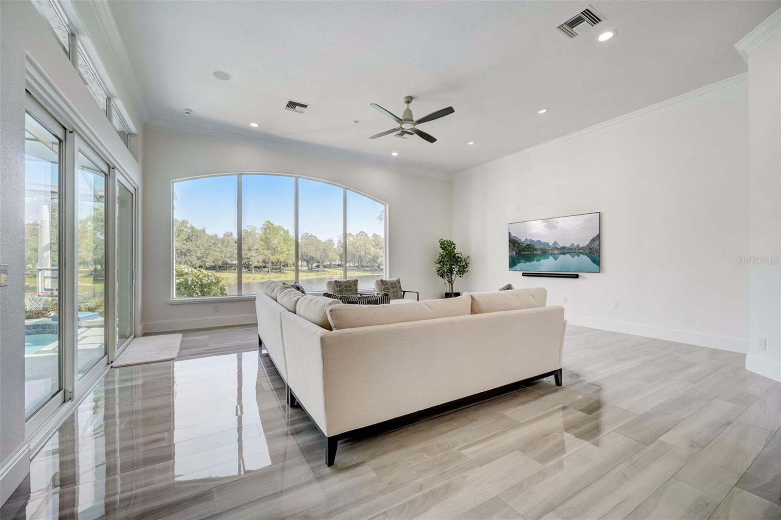 KEENES POINTE - Residential