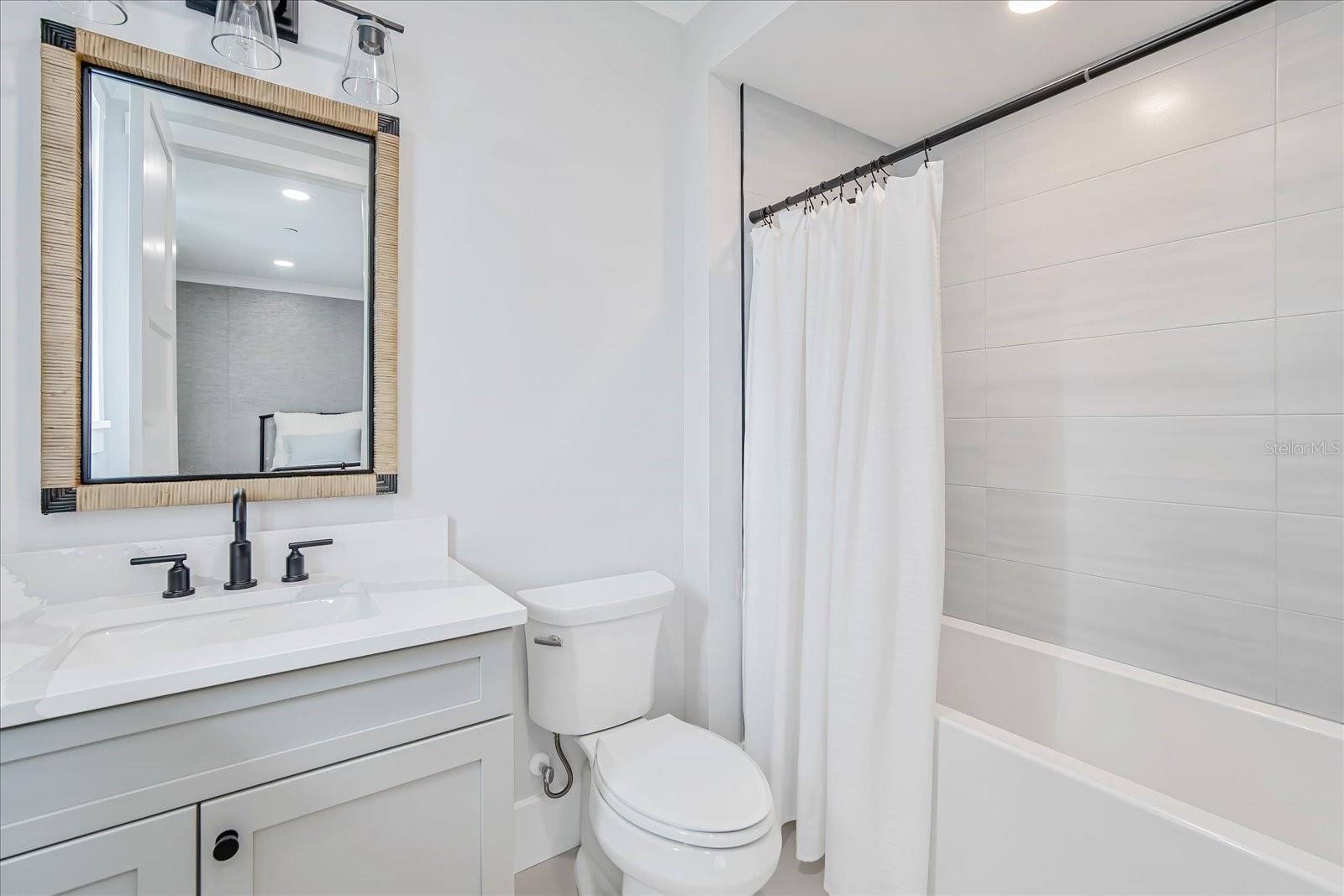 HARBOR SOUND - Residential