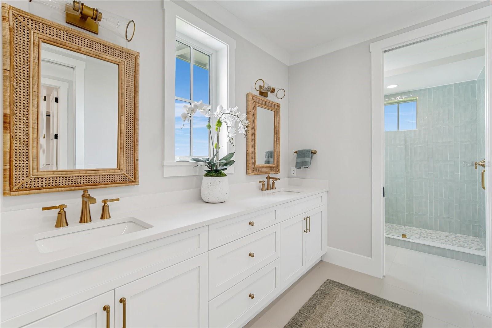 HARBOR SOUND - Residential