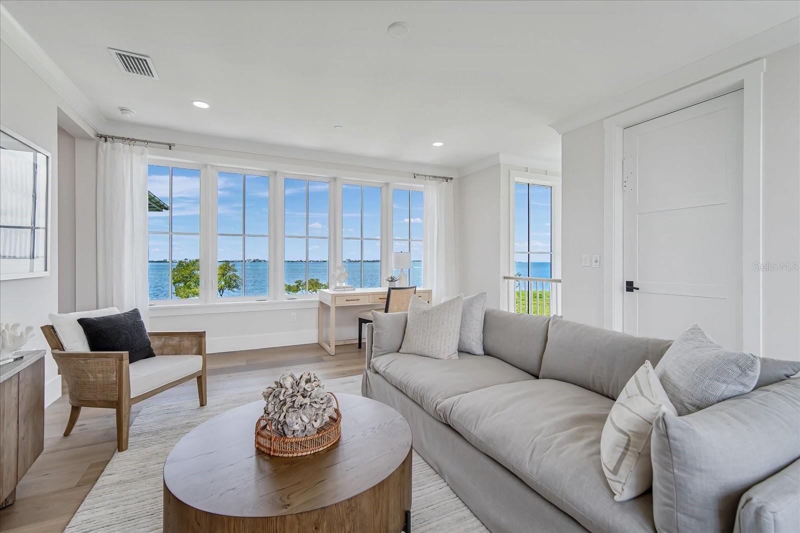 HARBOR SOUND - Residential