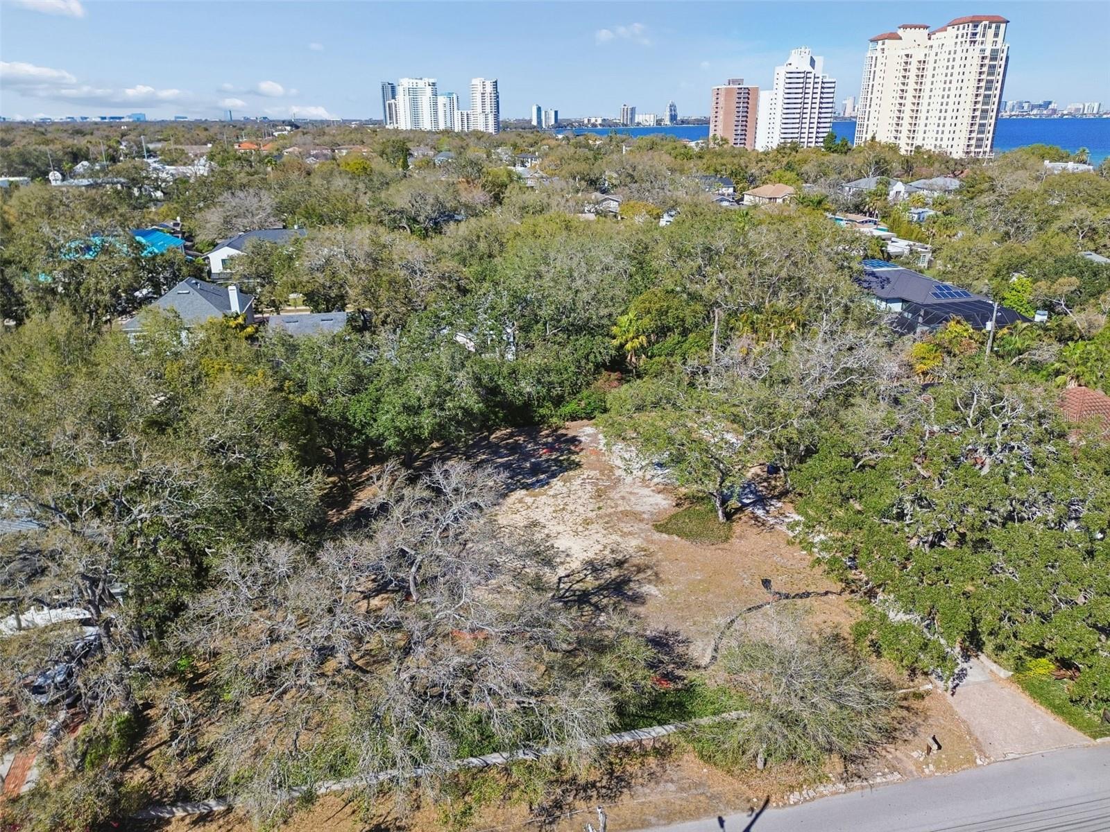 BAYSHORE CREST - Land