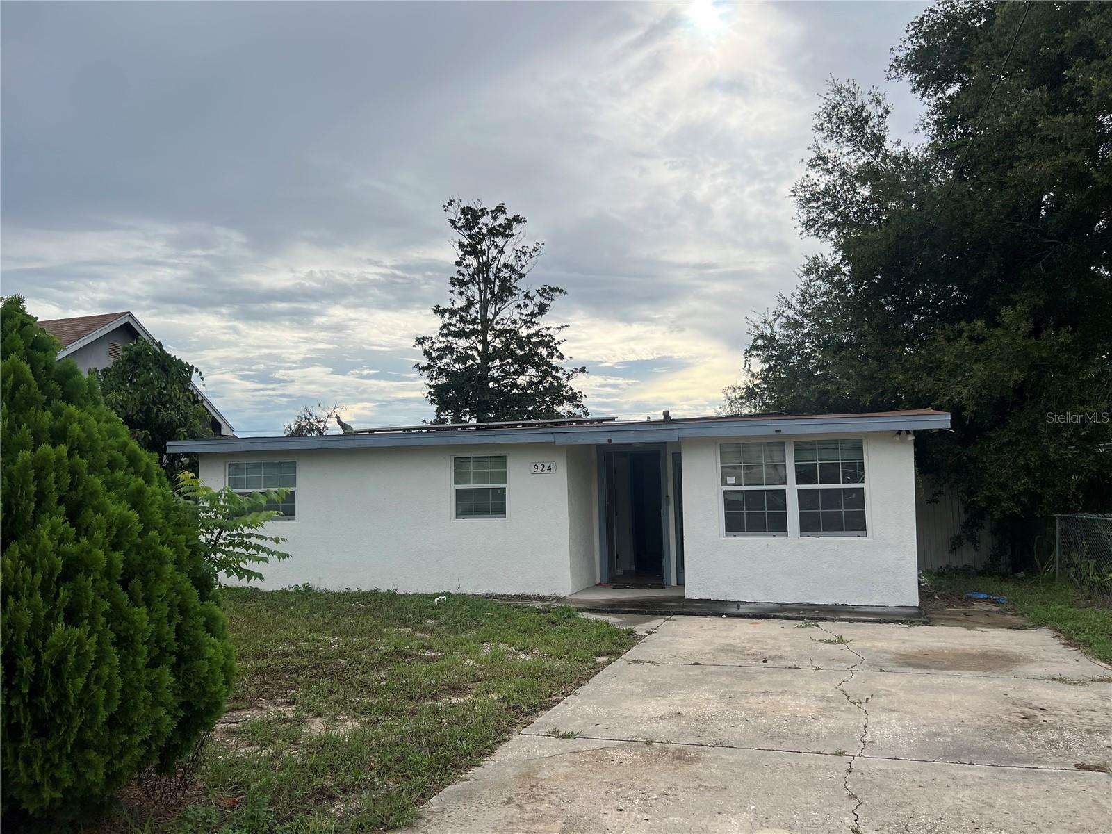 924 FERNDELL ROAD