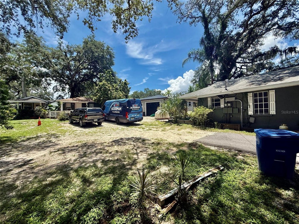 Photo of 1014 W Mohawk Avenue, Tampa, FL 33603 (MLS # TB8537300)