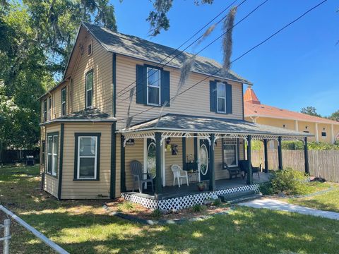 Photo of 152 Madison Avenue, Daytona Beach, FL 32114 (MLS # O6341589)