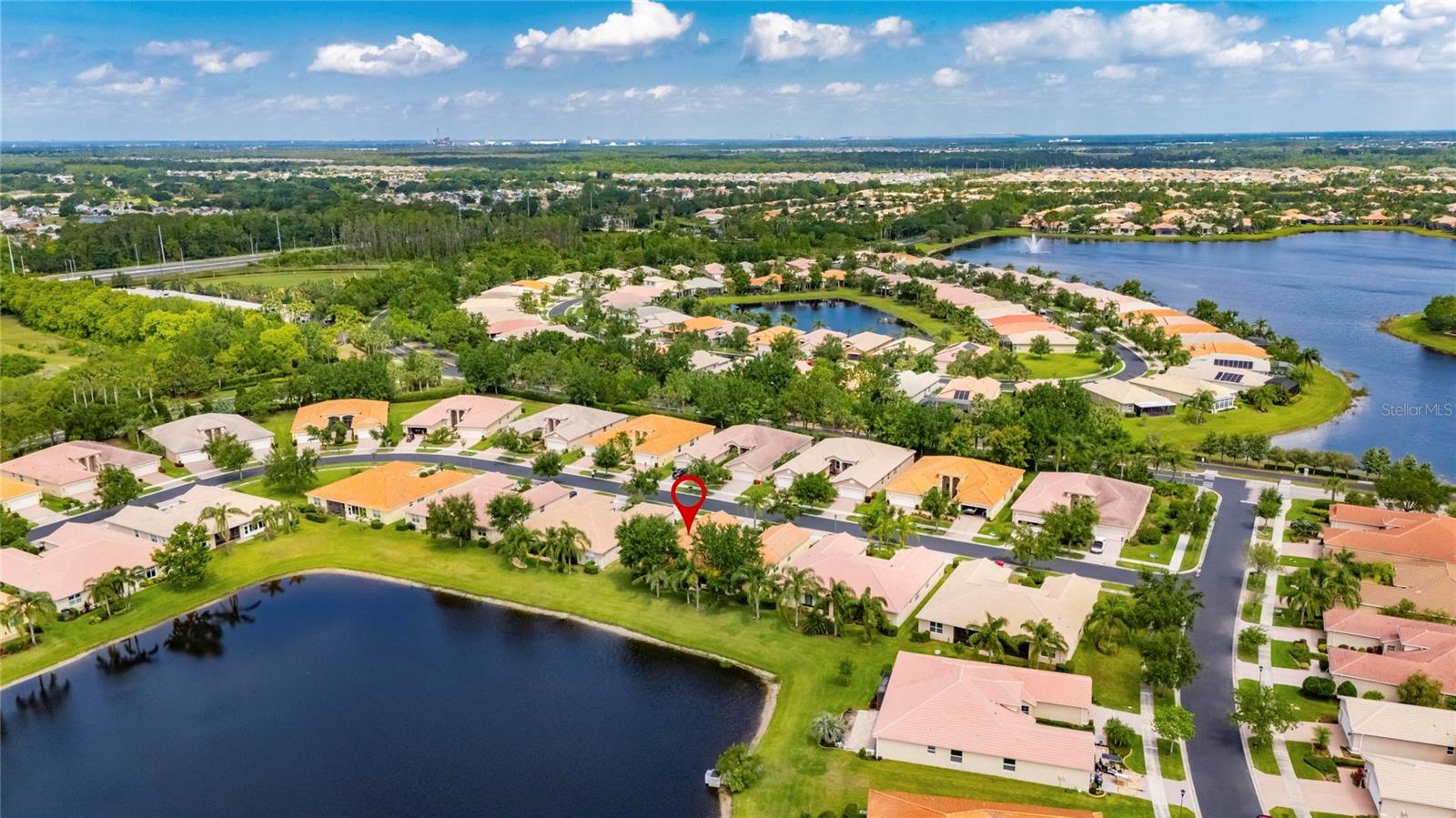 VALENCIA LAKES - Residential