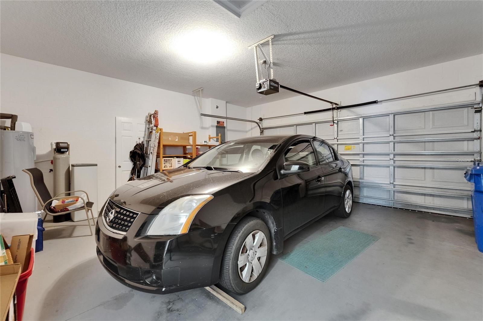 VALENCIA LAKES - Residential