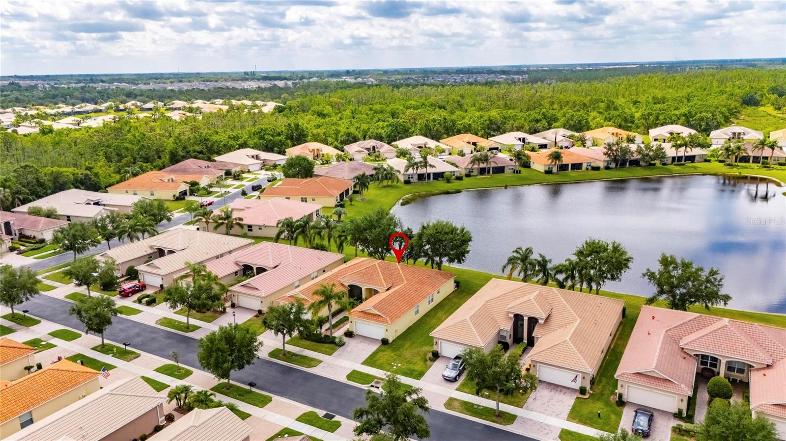VALENCIA LAKES - Residential
