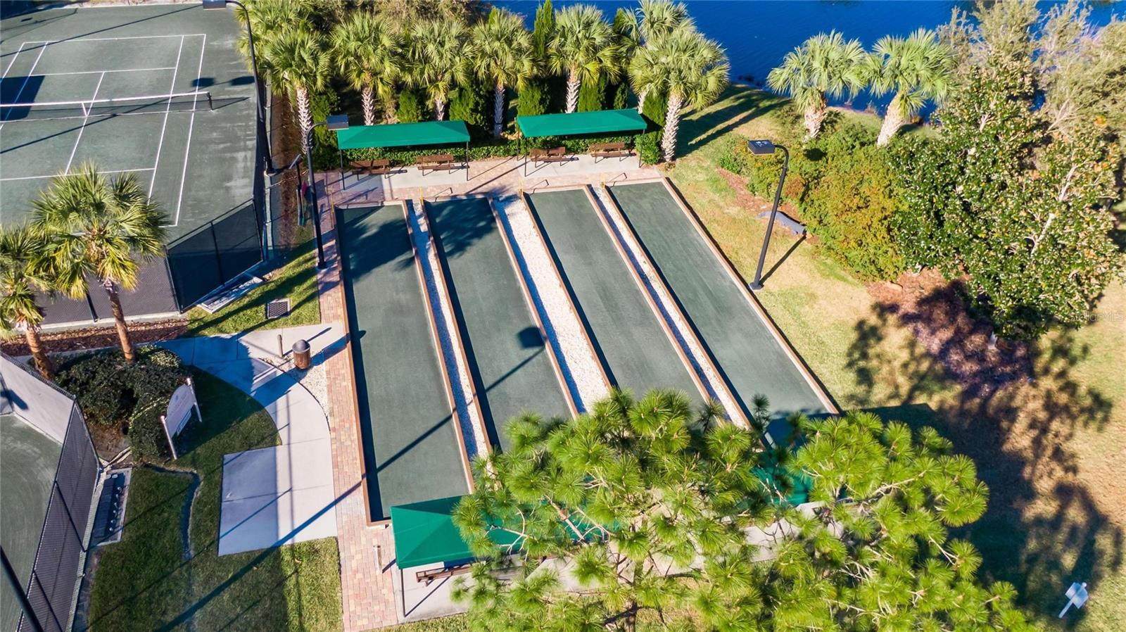 VALENCIA LAKES - Residential