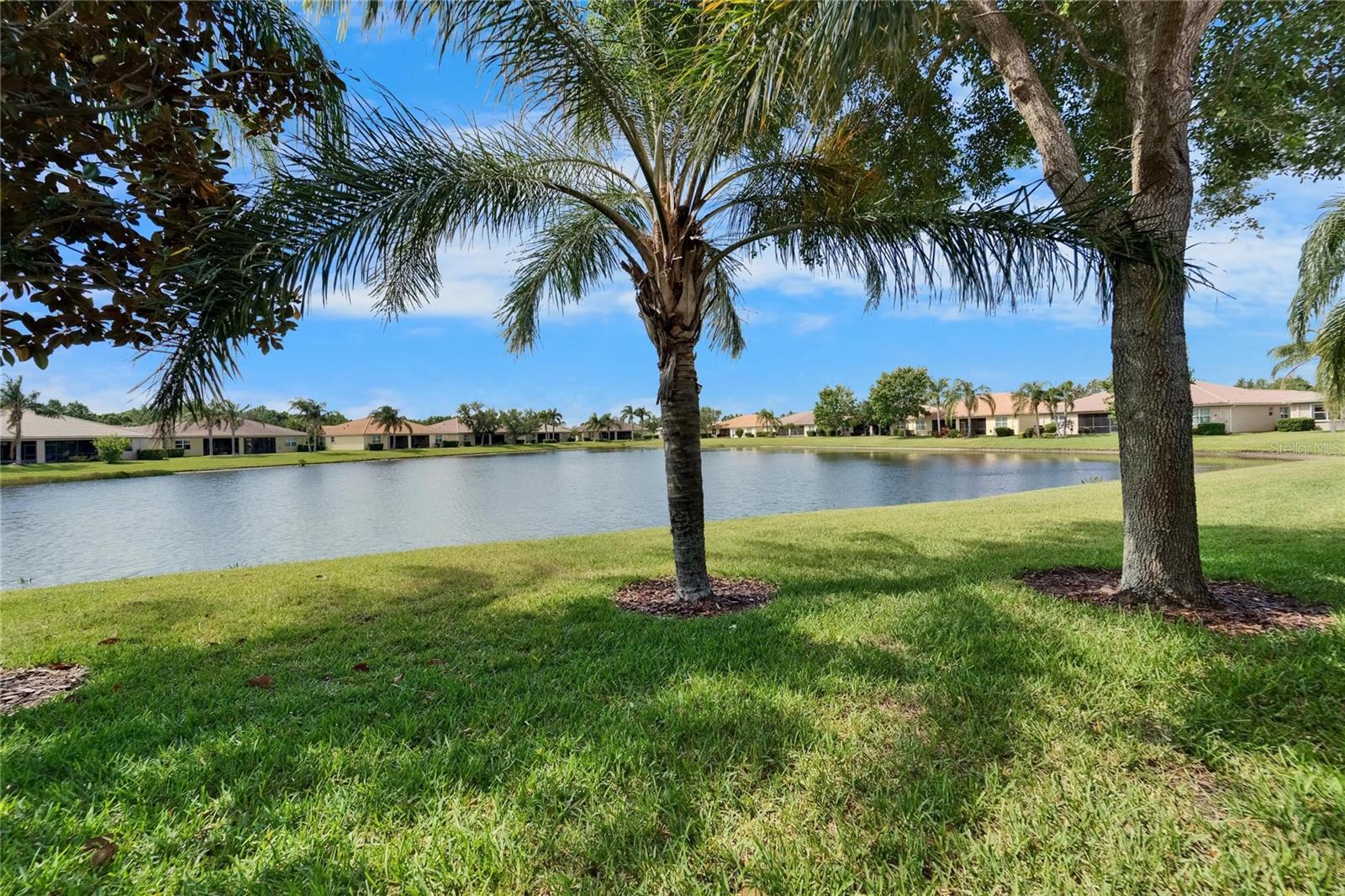 VALENCIA LAKES - Residential