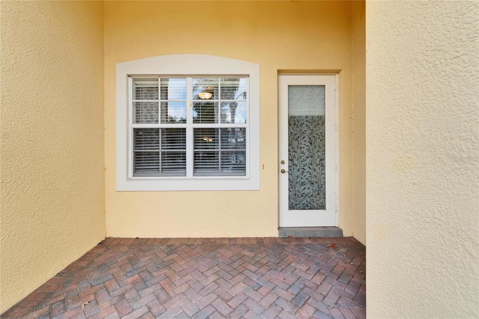 VALENCIA LAKES - Residential