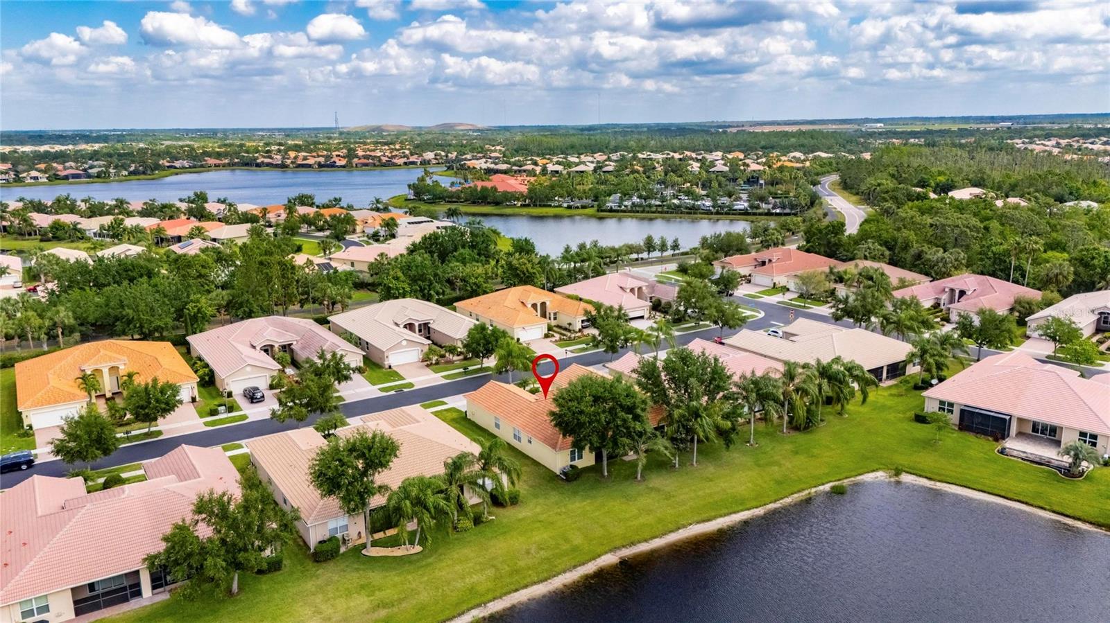VALENCIA LAKES - Residential
