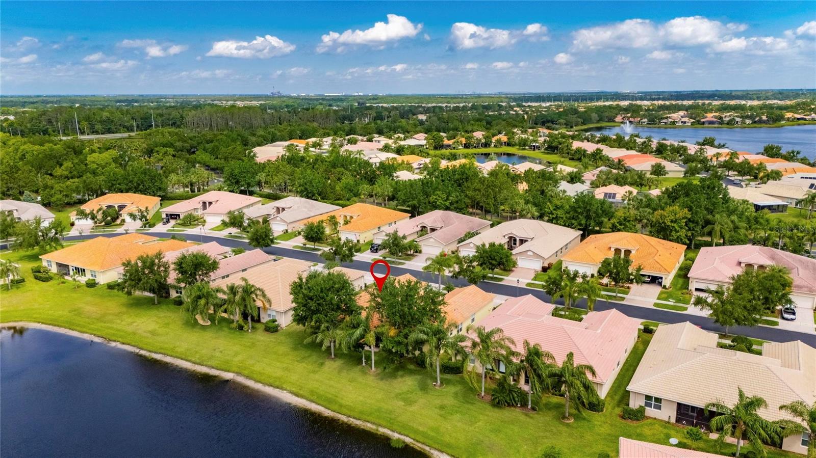 VALENCIA LAKES - Residential