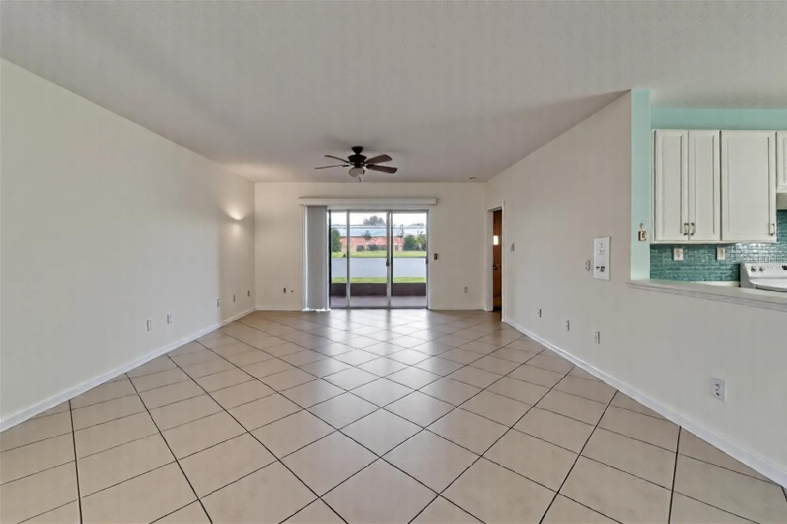 VALENCIA LAKES - Residential