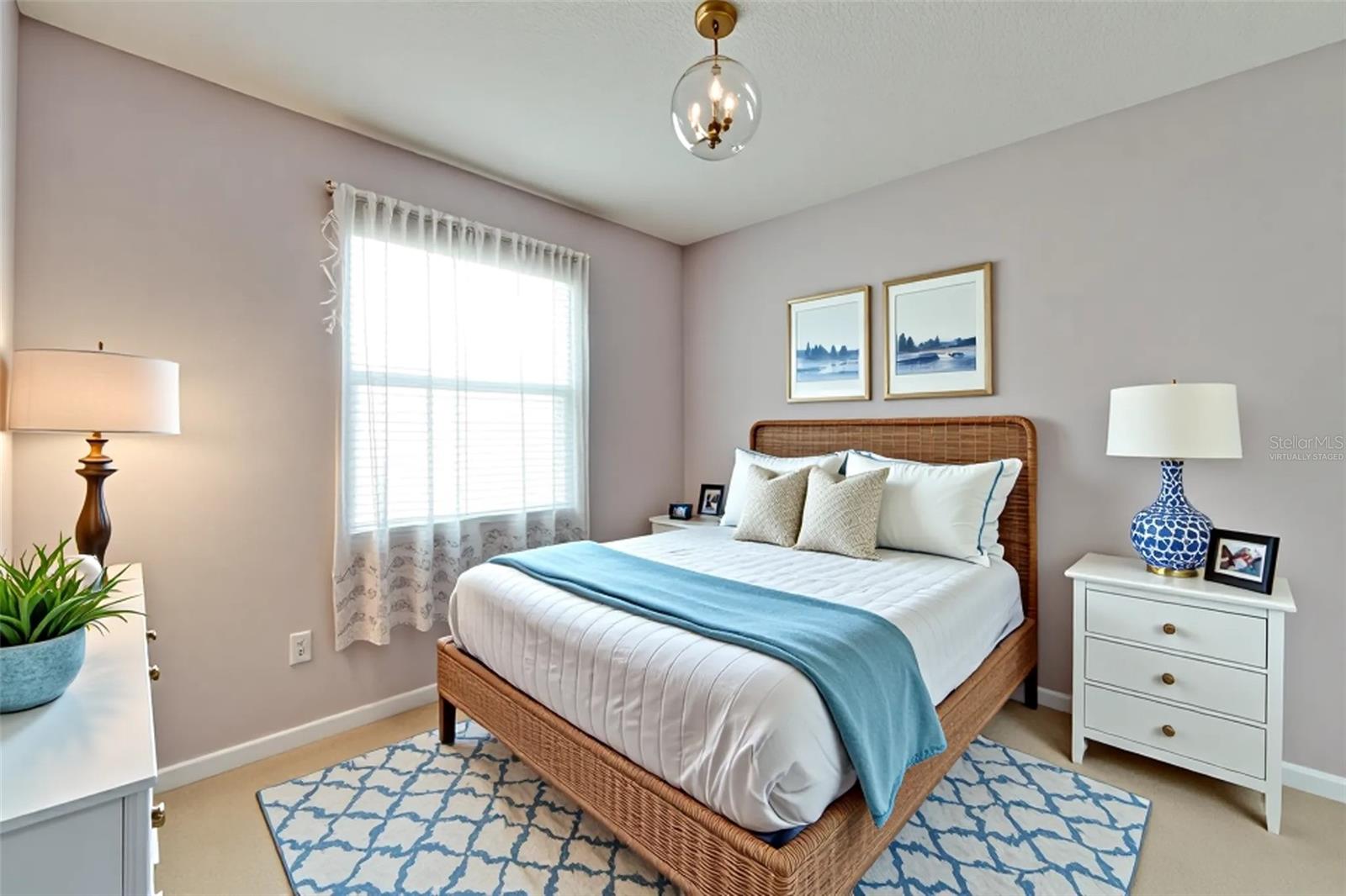 VALENCIA LAKES - Residential