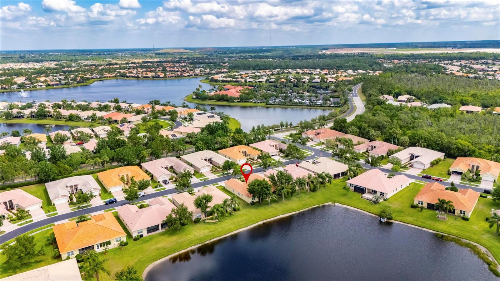VALENCIA LAKES - Residential
