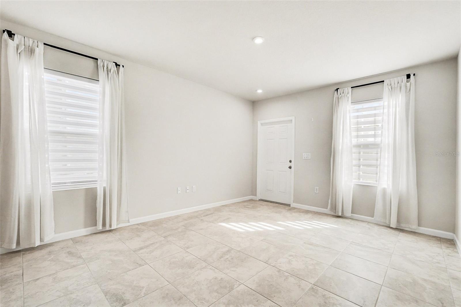 BEAR CRK TWNHMS - Residential