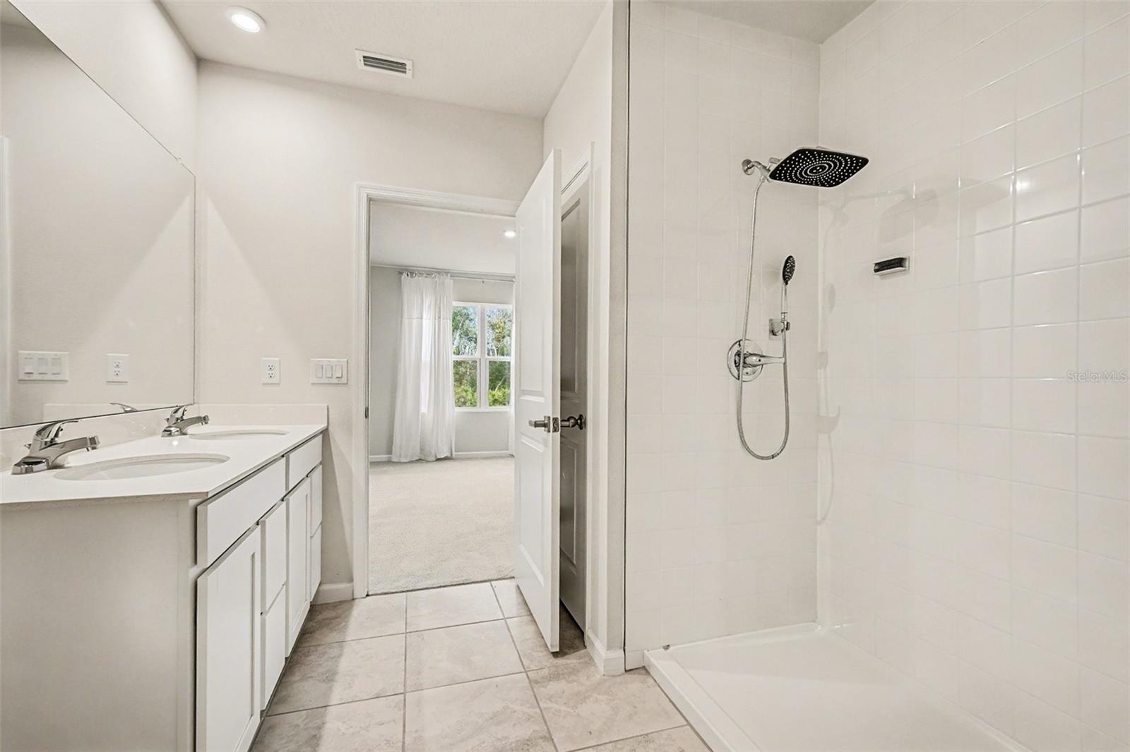 BEAR CRK TWNHMS - Residential