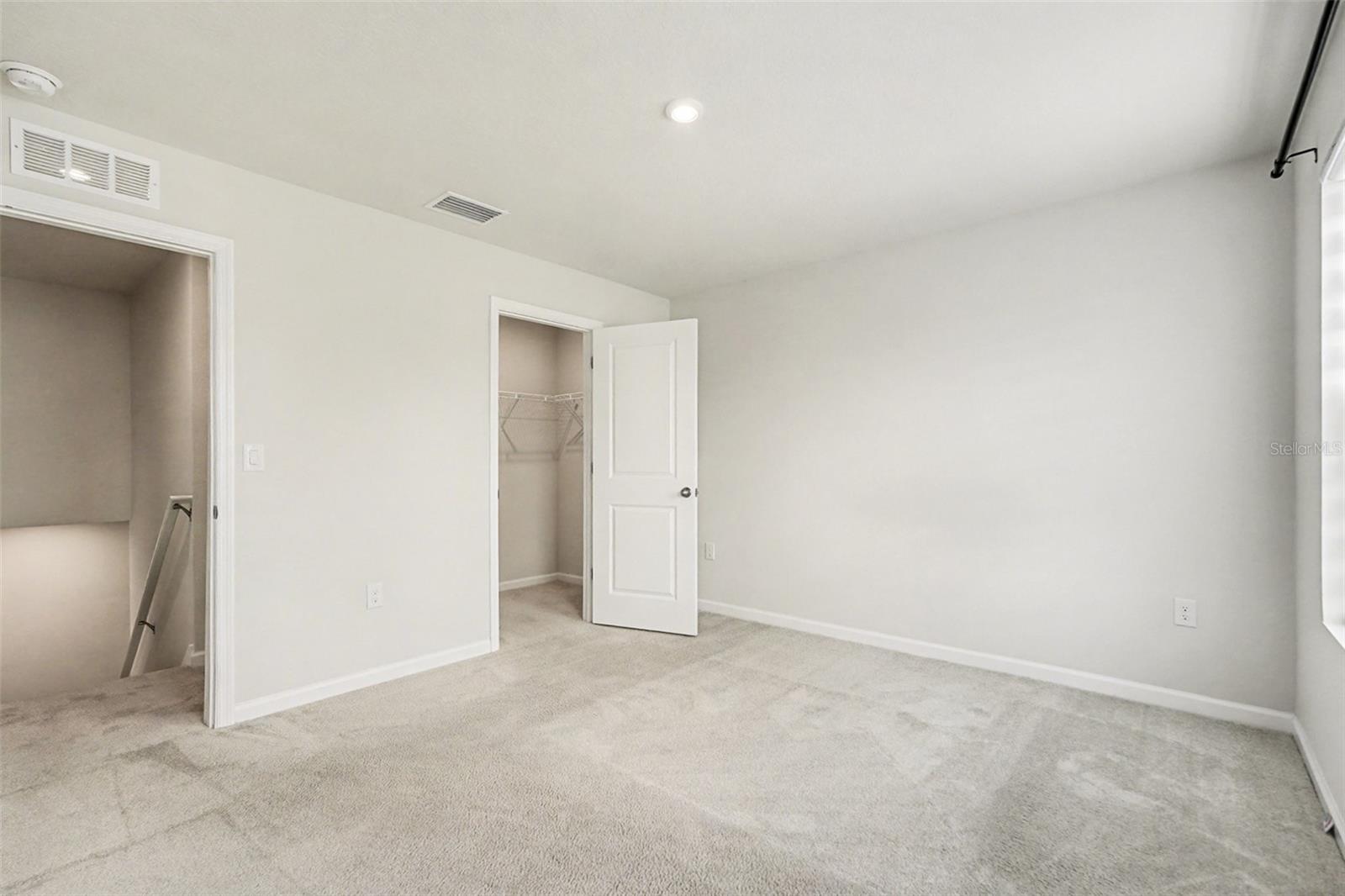 BEAR CRK TWNHMS - Residential