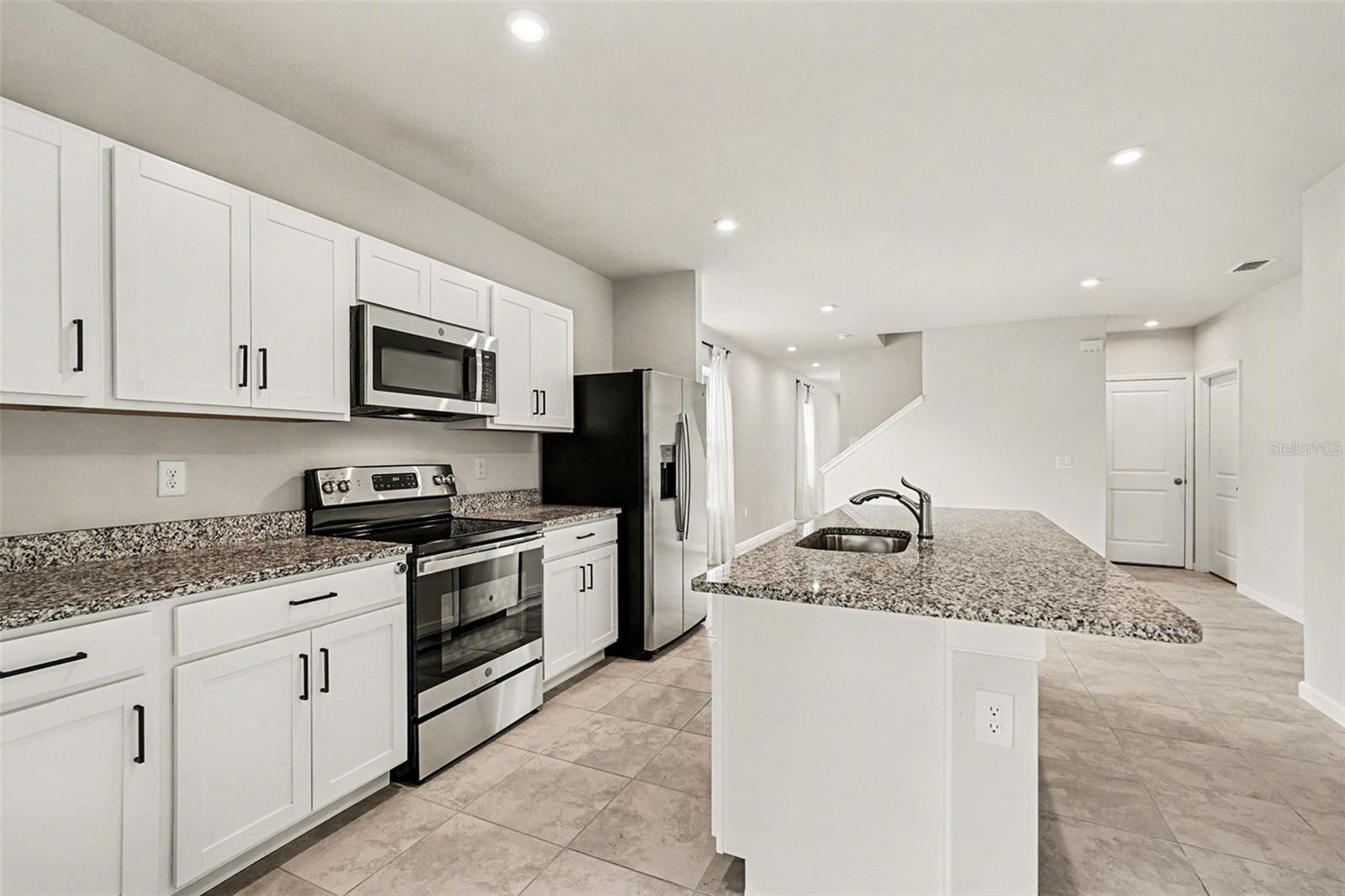 BEAR CRK TWNHMS - Residential