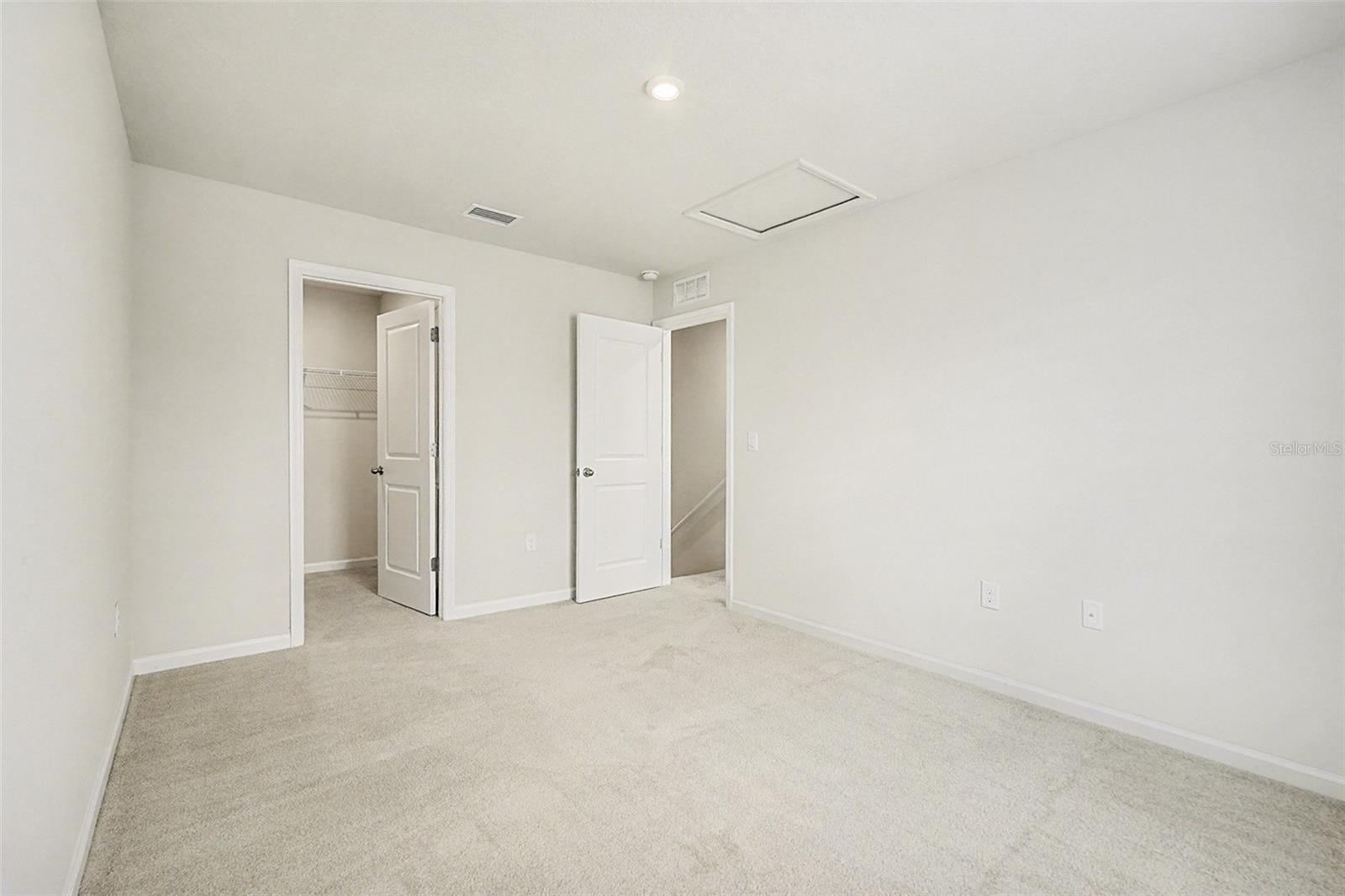 BEAR CRK TWNHMS - Residential