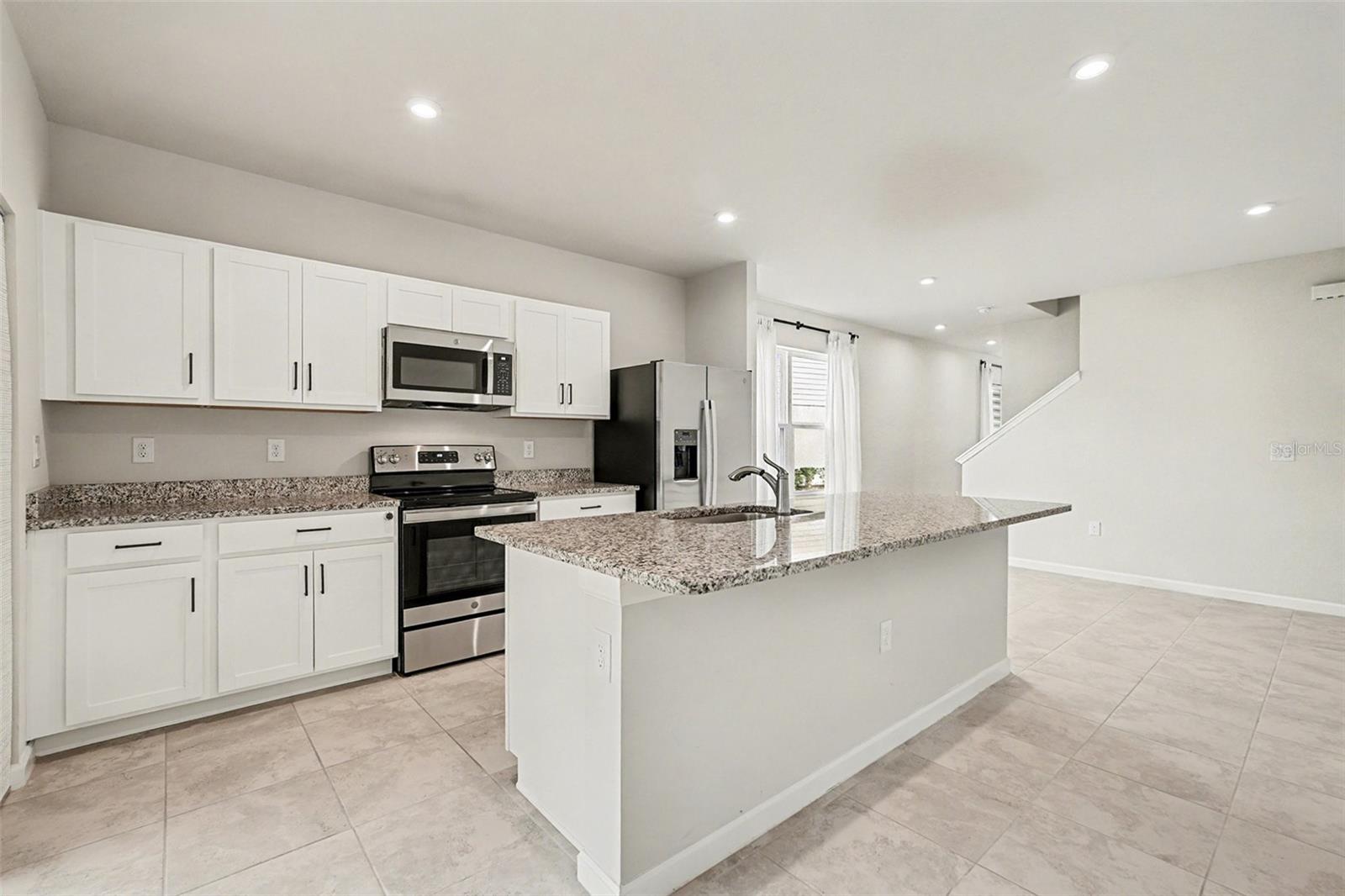 BEAR CRK TWNHMS - Residential