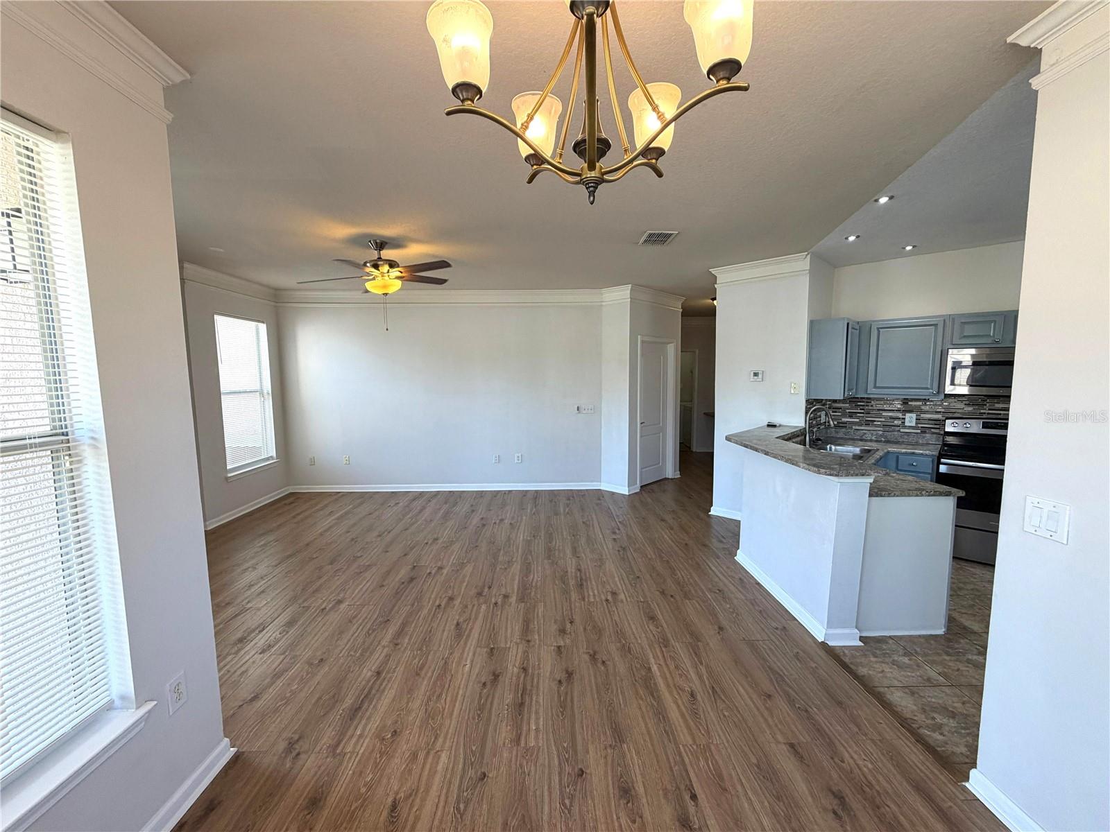 THE VILLAS CONDO - Residential