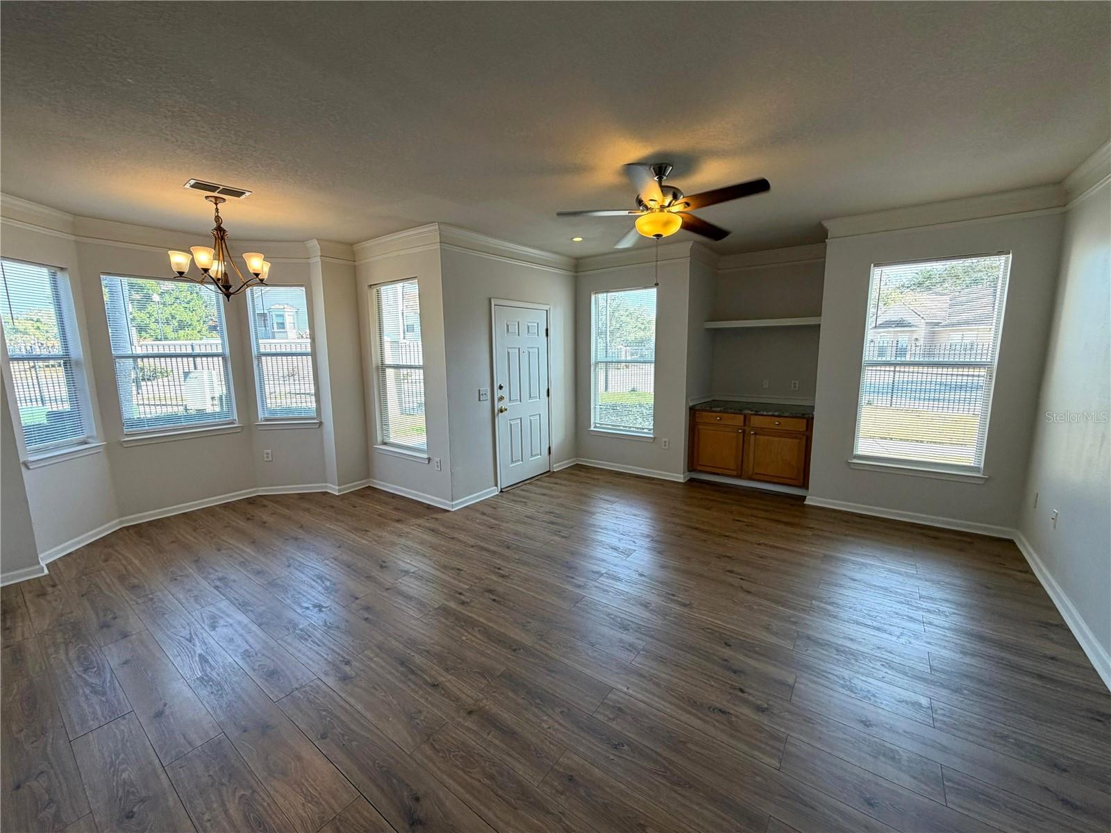 THE VILLAS CONDO - Residential