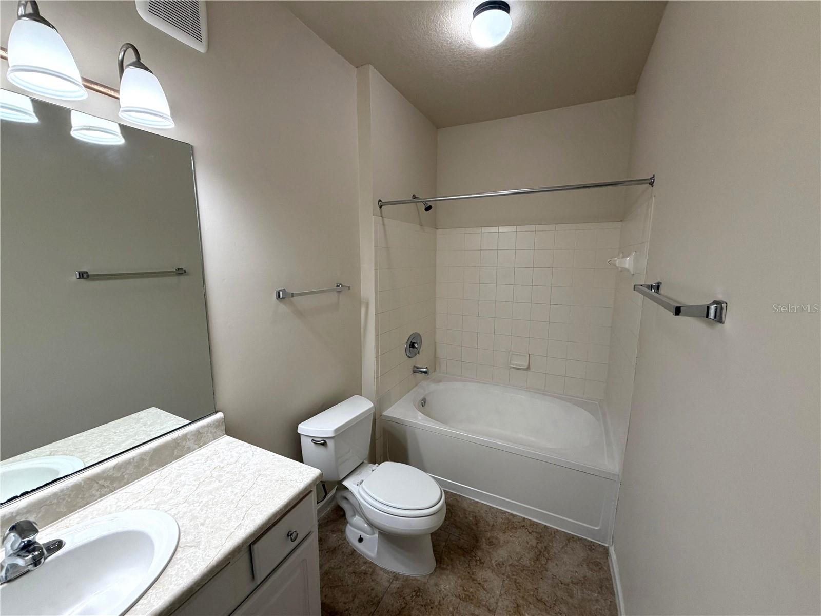 THE VILLAS CONDO - Residential