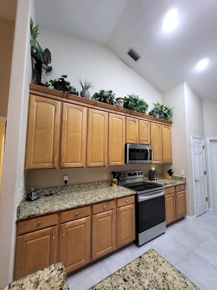 TAVARES GROVES AT BAYTREE PH 03 - Residential