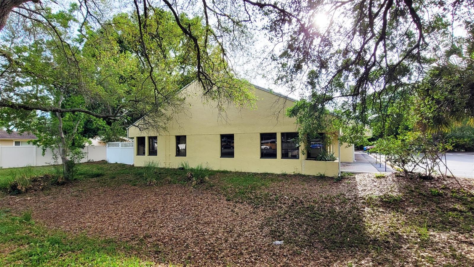 PINELLAS GROVES - Commercial Sale