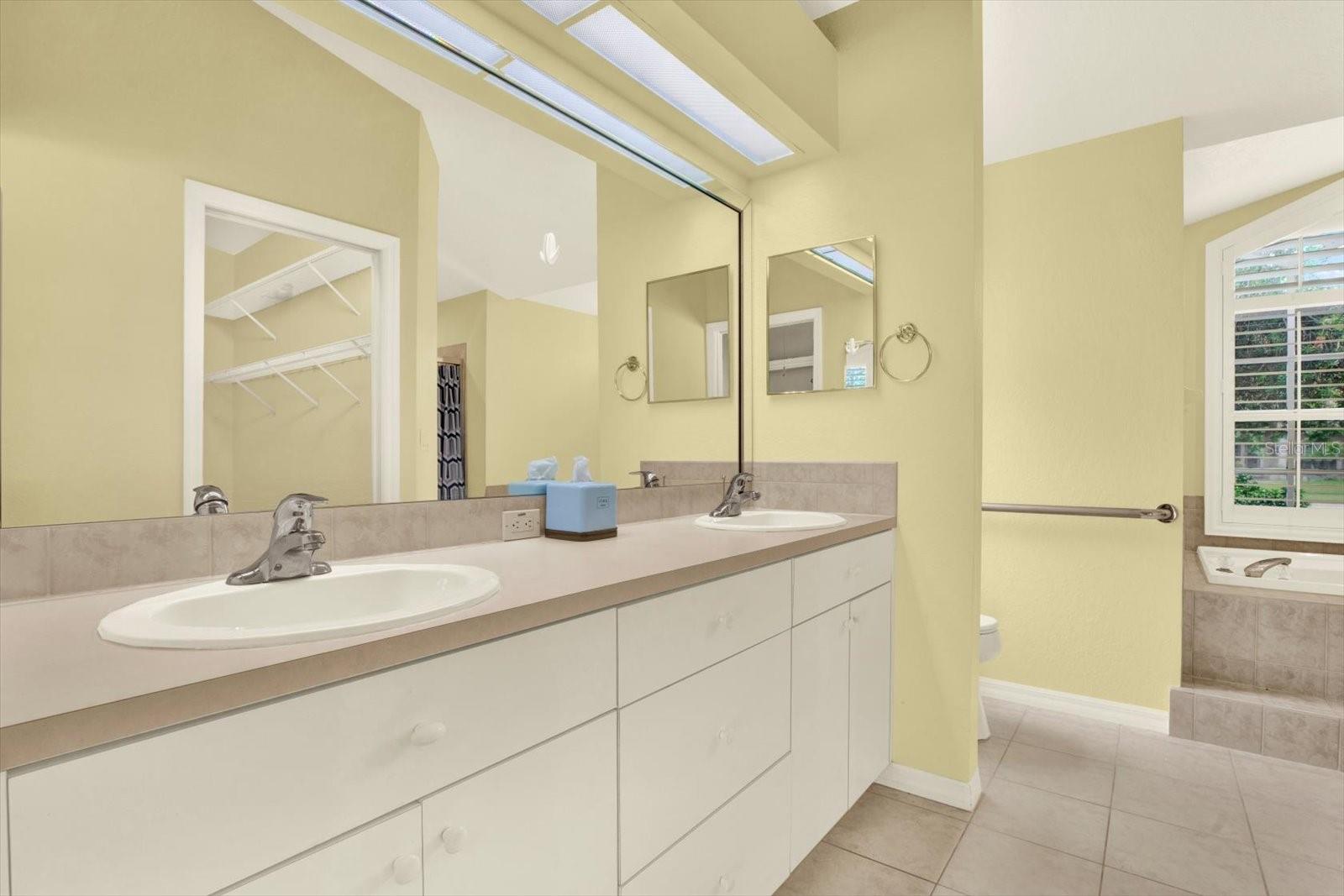 ELLINGTON ESTATES NORTH - Residential