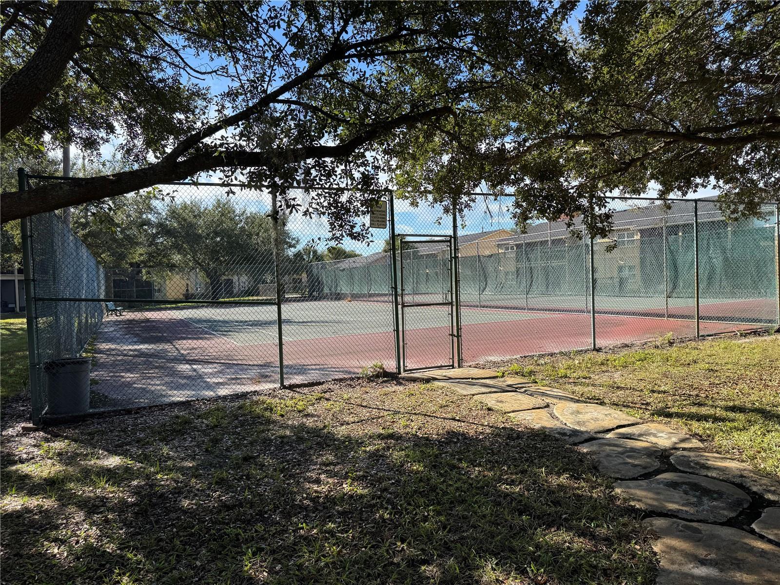 HAWTHORNE VILLAGE CONDO - Residential Lease