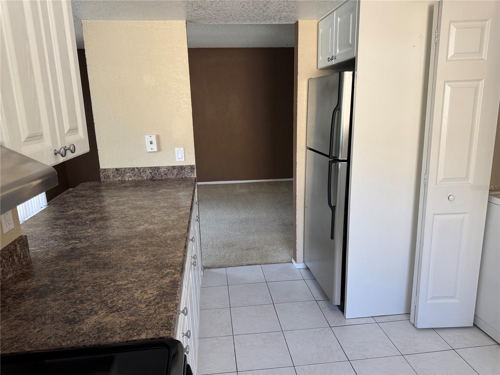HAWTHORNE VILLAGE CONDO - Residential Lease