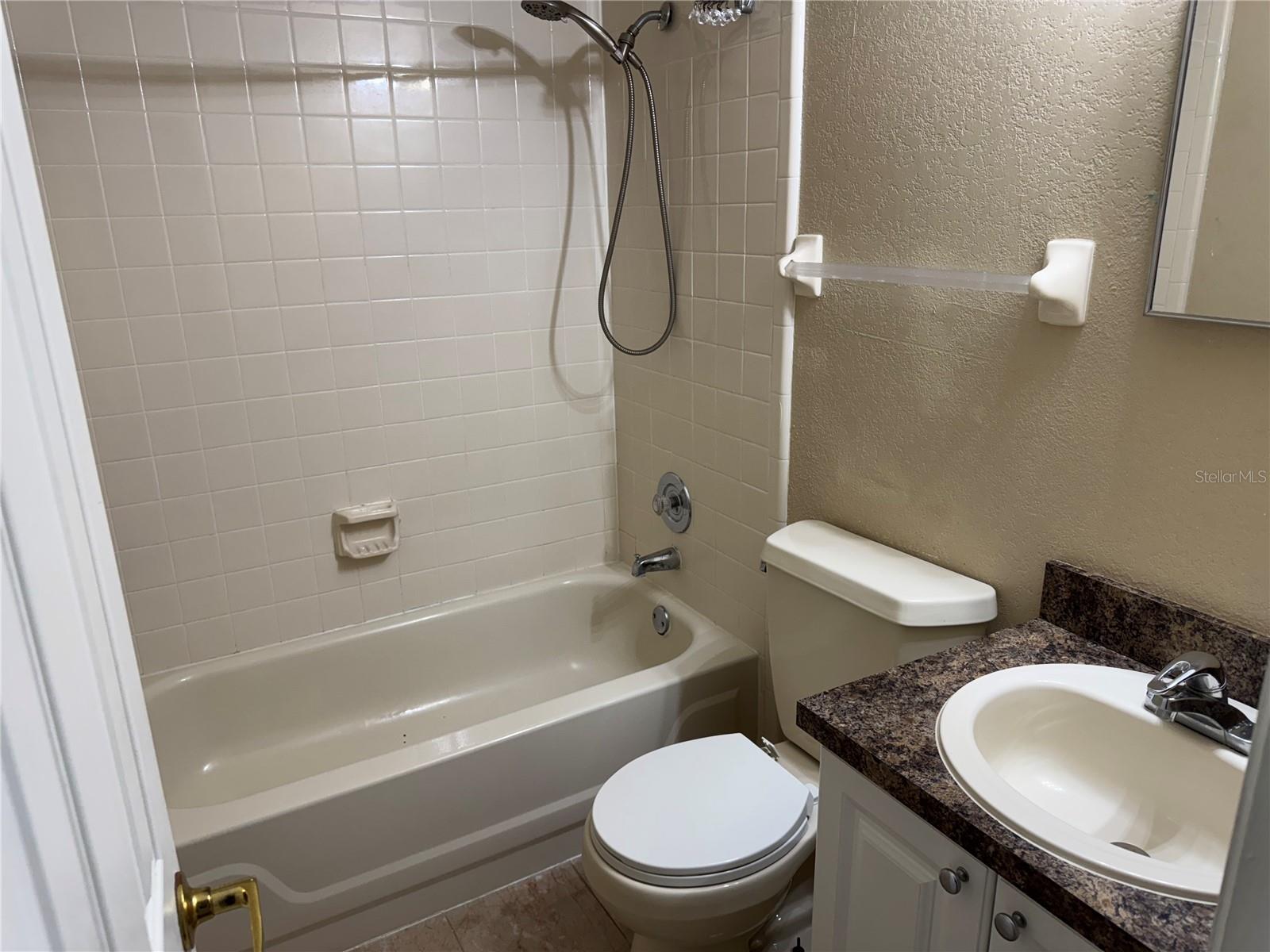 HAWTHORNE VILLAGE CONDO - Residential Lease