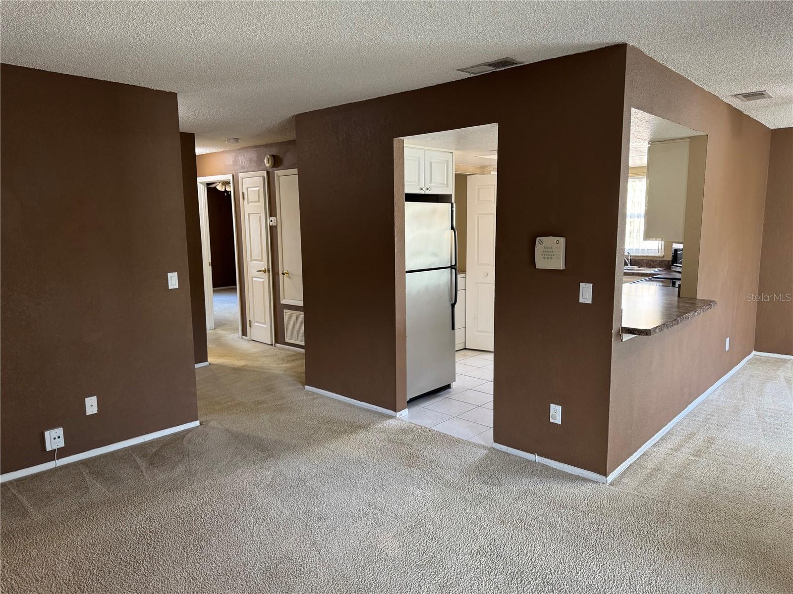 HAWTHORNE VILLAGE CONDO - Residential Lease