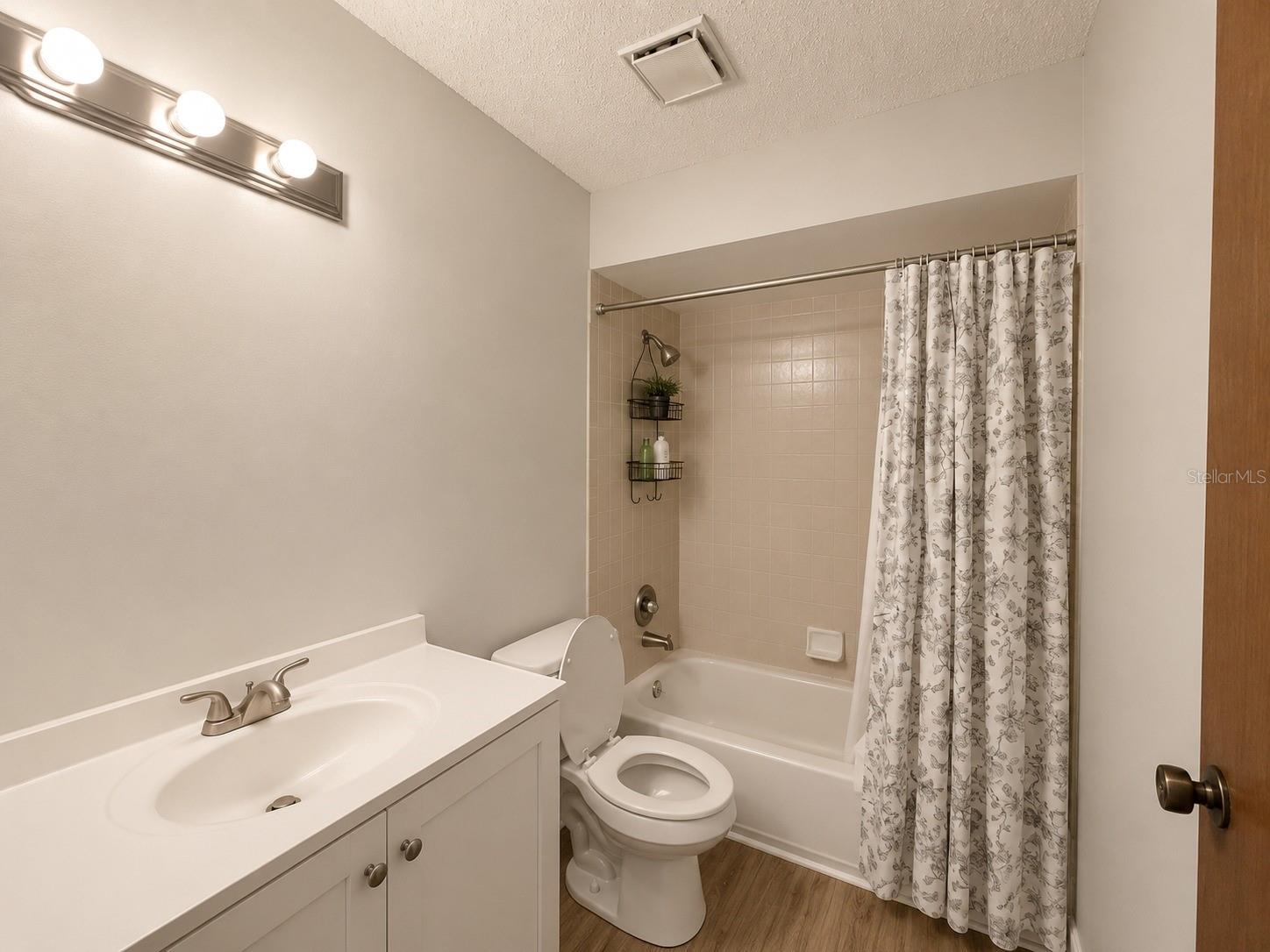 WHISPERING PINES - Residential